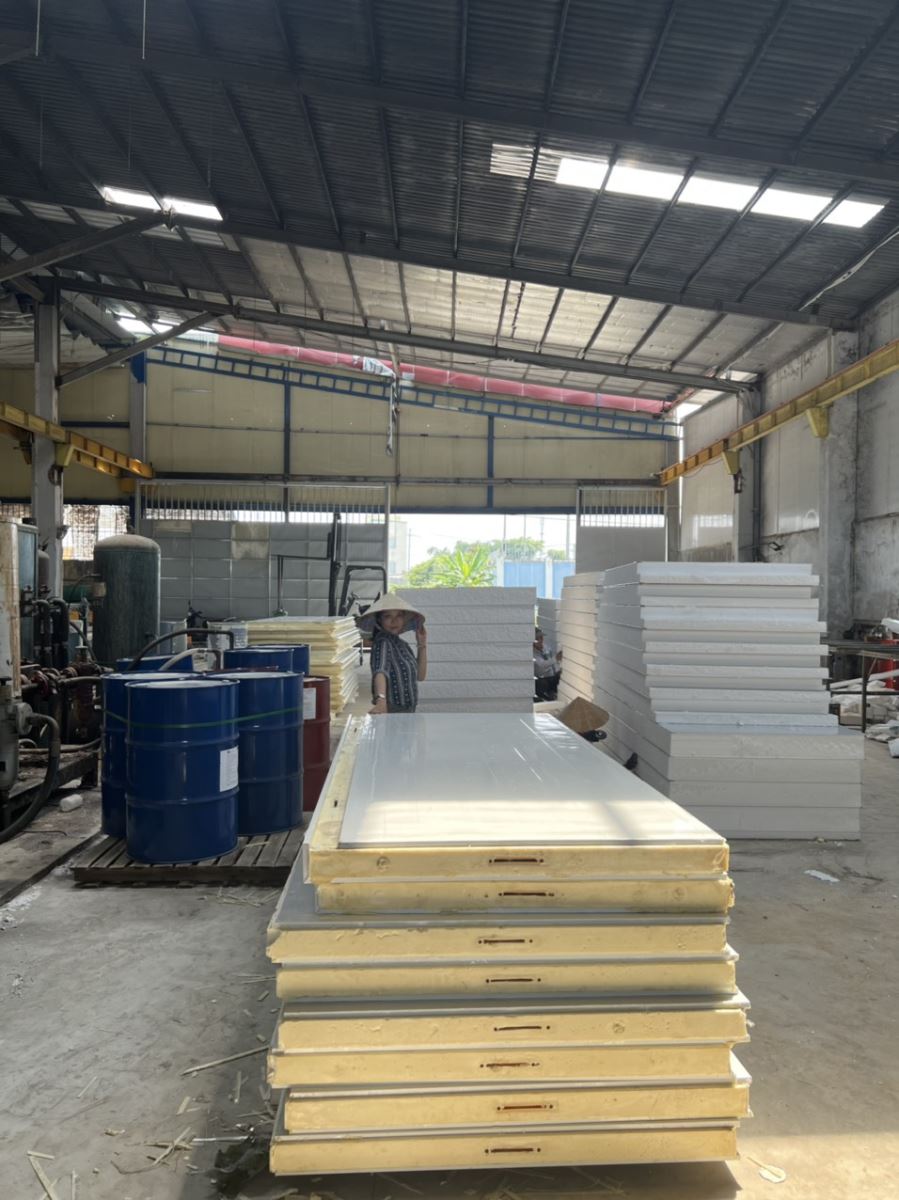 Sưởng sản xuất PU & EPS